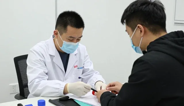 南昌市第十二医院（南昌市第二按摩医院）服务健康检查客户，提供慢病管理套餐支持